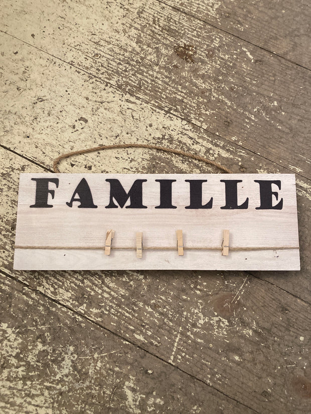Affiche avec épingles Famille